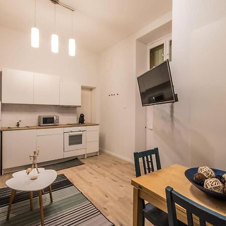 A+ Budapest Central Dob Street Apartman Kültér fotó