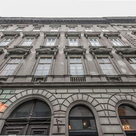 A+ Budapest Central Dob Street Apartman Kültér fotó