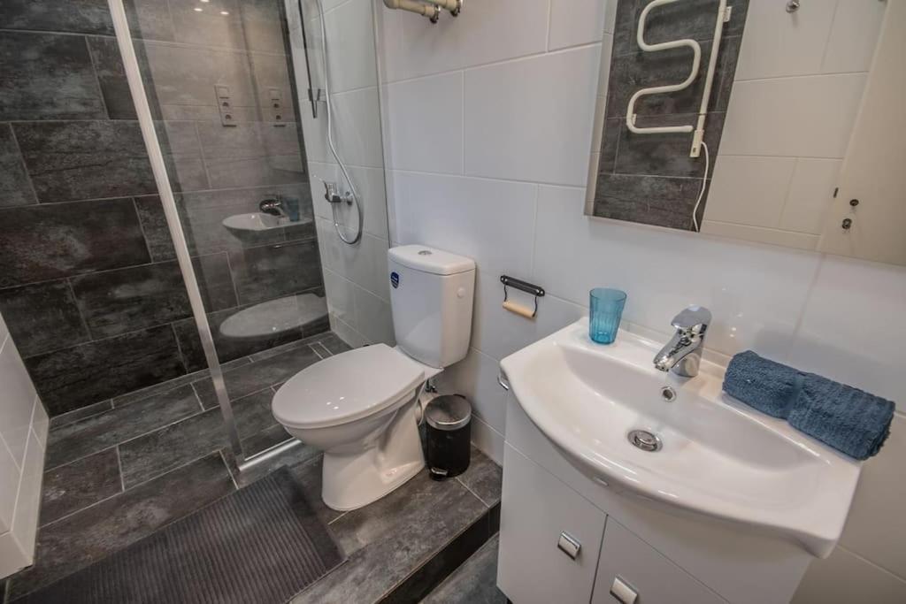 A+ Budapest Central Dob Street Apartman Kültér fotó