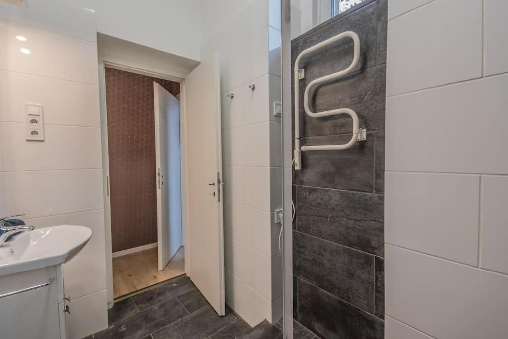 A+ Budapest Central Dob Street Apartman Kültér fotó